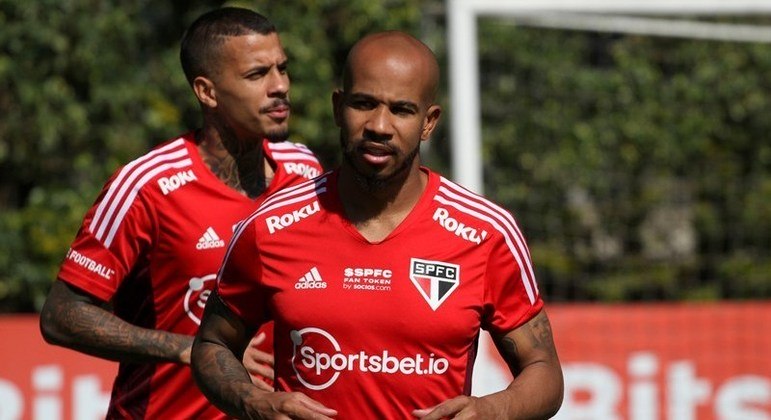 Meio-campista Patrick durante treino do São Paulo no CT da Barra Funda