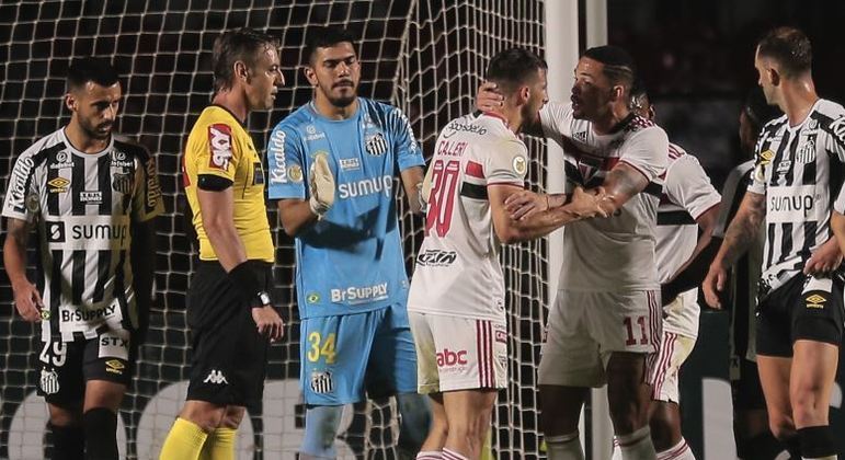 São Paulo e Santos jogaram na noite desta quinta-feira (7), no Morumbi