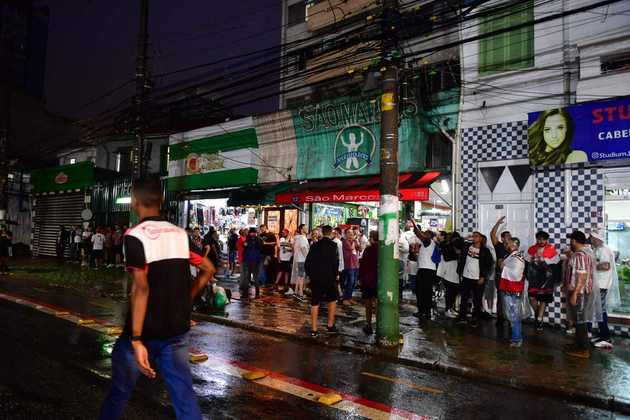 Em meio a inúmeras provocações, os torcedores do São Paulo relataram ao R7 um pouco dessa experiência no mínimo diferente