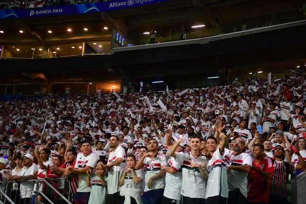 Parece até que o jogo é no Morumbi!