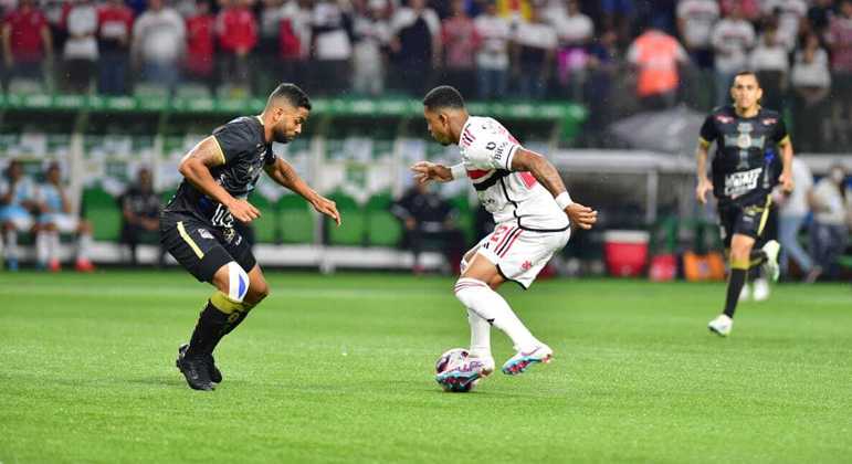 São Paulo e Água Santa duelaram pelas quartas de final do Paulistão