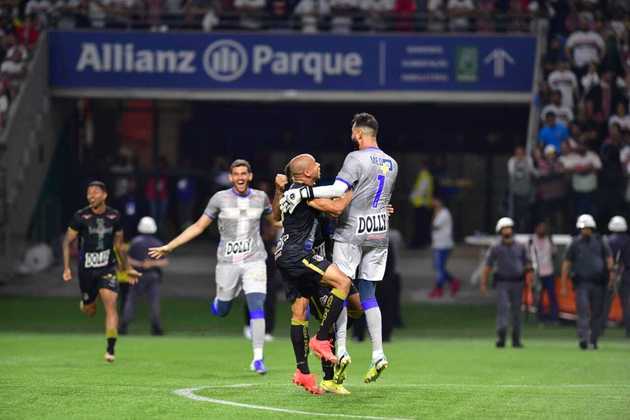 Histórico! O Água Santa bateu o São Paulo nas penalidades e avança às semifinais do Paulistão pela primeira vez!