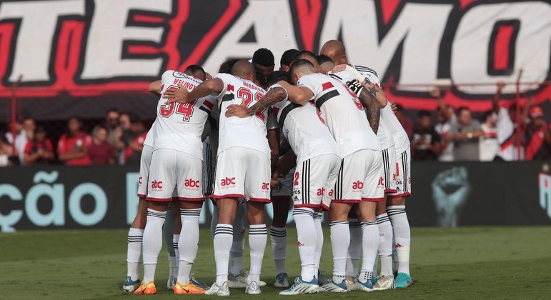 São Paulo em partida contra o Atlético-GO
