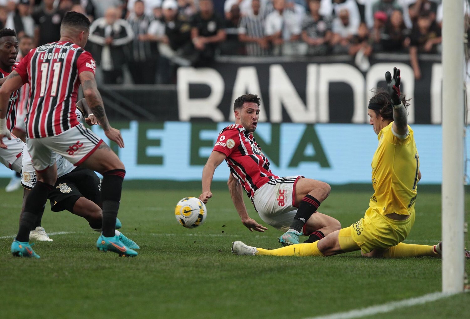 Corinthians busca empate contra o São Paulo, e tabu em Itaquera