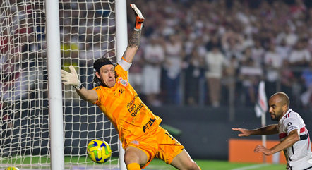 Lance do segundo gol do São Paulo, marcado por Lucas
