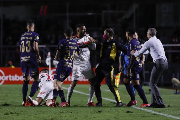 Após nova vitória do Corinthians sobre o São Paulo, Fiel tira onda