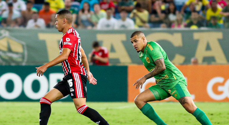 Cuiabá e São Paulo se enfrentaram neste domingo (4) pelo Campeonato Brasileiro