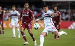 Luciano e Keno em partida pelo São Paulo
