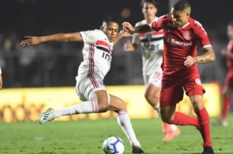 Bruno Alves contra o Internacional