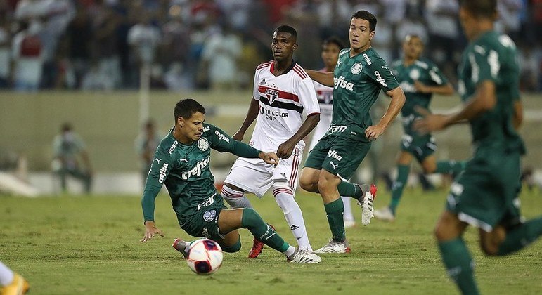 São Paulo e Palmeiras duelaram pela semifinal da Copinha