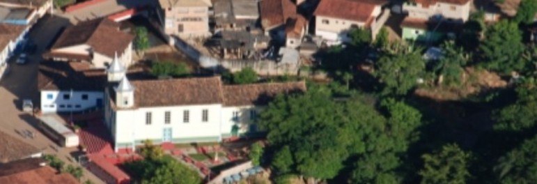 10 - São Sebastião do Rio Preto, em Minas Gerais, conta com 1.259 moradores. Em relação ao Censo de 2010, houve redução de 21,9% na população da cidade