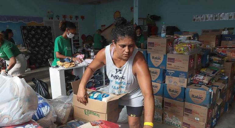 Frente de trabalho atua em apoio aos moradores da Vila Sahy, bairro mais atingido pelas chuvas