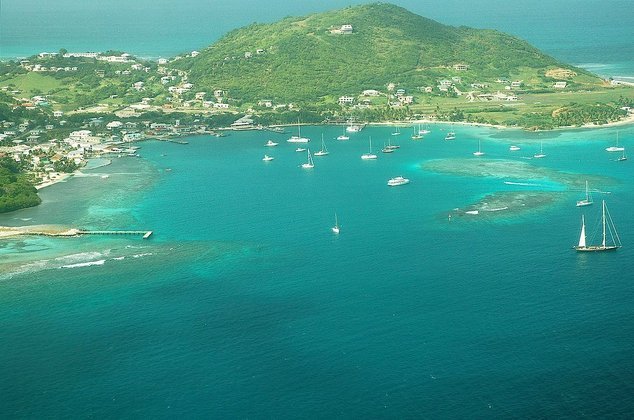 São Vicente e Granadinas tem 110 mil habitantes numa área de 389 km². Capital: Kingstown. 