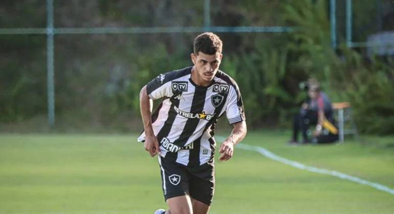 Sapata, de 19 anos, foi destaque do Botafogo na Copinha 2023