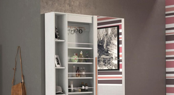 Sapateira com espelho em acabamento branco fosco