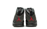 O Air Jordan 10 'Shadow', como é conhecido, tem um valor estimado entre R$ 182 mil - R$ 260 mil