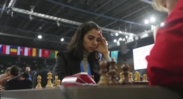Sara Khademalsharieh durante Campeonato Mundial de Xadrez Rápido, no Cazaquistão