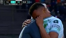 Jogador sai de campo chorando após insultos racistas na Argentina