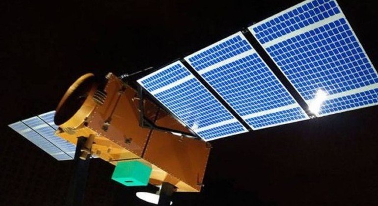 Projeção do satélite Amazônia 1