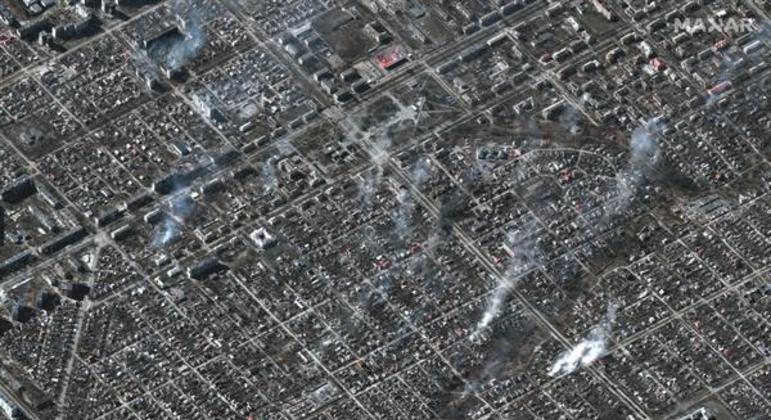 Imagens de satélite mostram diversos focos de incêndio após semanas de ataques russos