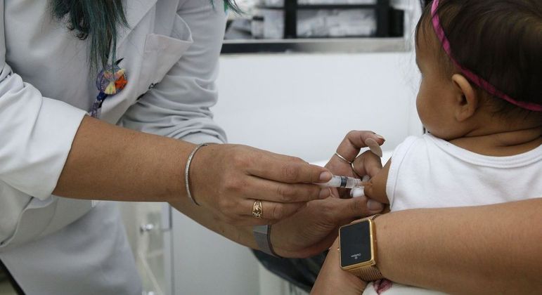Baixo número de crianças vacinadas contra a Covid é ponto de atenção no controle da doença