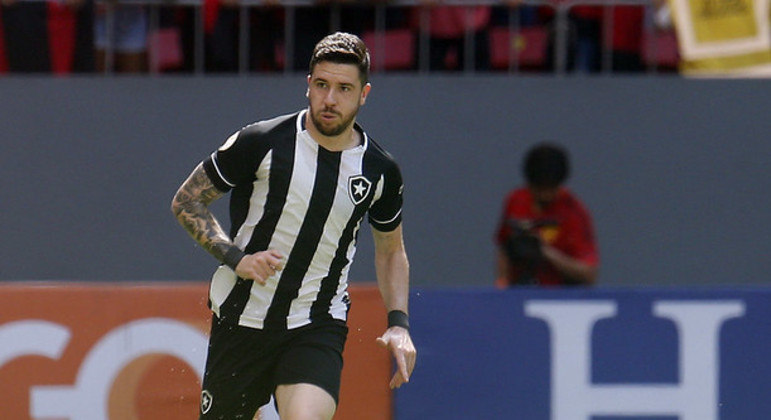 Gustavo Sauer não atua pelo Botafogo desde o mês de maio
