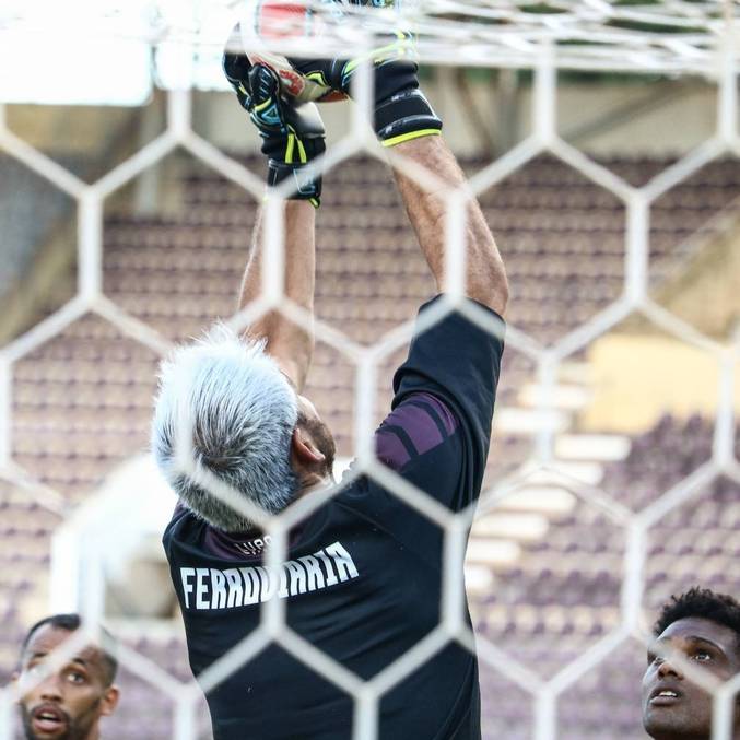 Goleiro Saulo, da Ferroviária: jogo difícil no 1º tempo, mas com desfecho positivo