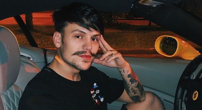 Cantor é casado com a modelo Gabi Brandt desde janeiro de 2019