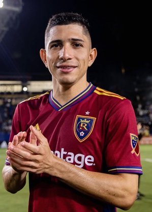 Savarino se envolveu em polêmica pública com seu atual clube, o Real Salt Lake