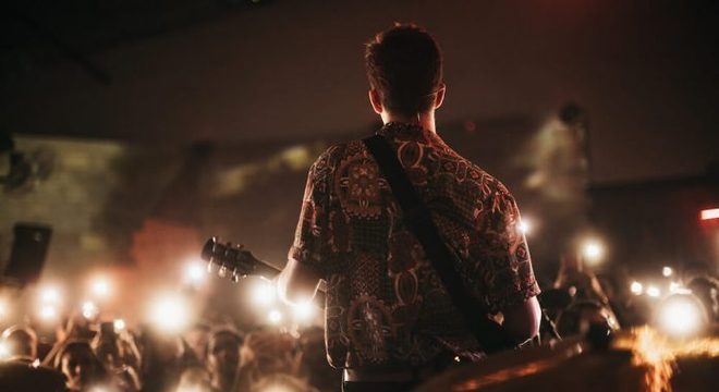 Scalene marca novos shows da turnê de “Respiro” em São Paulo