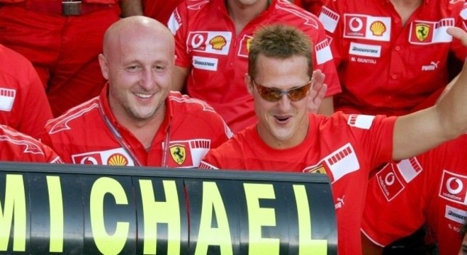 Schumacher Ã© heptacampeÃ£o de FÃ³rmula 1