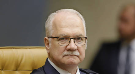 Ministro Edson Fachin durante a sessão plenária