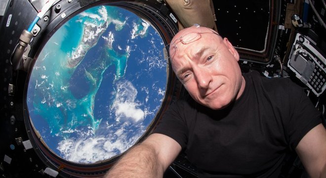 Scott Kelly quebrou o recorde americano de voos espaciais de longa duração