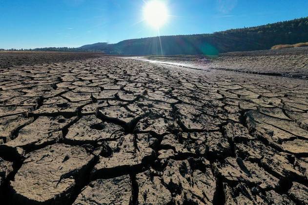 França e Espanha enfrentaram nesta quarta-feira (3) a terceira onda de calor desde junho, com uma seca que se acentua em toda a Europa e que obrigou a Holanda a se declarar oficialmente em situação de 