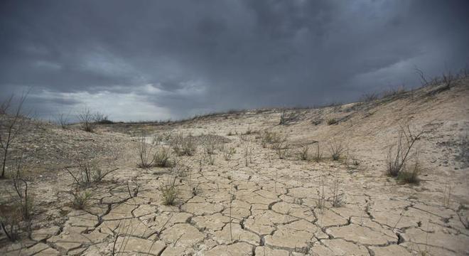 Área do Parque Nacional do Lago Mead, em Nevada (EUA), durante seca em 2014