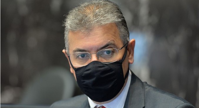 Carlos Eduardo Amaral foi afastado da secretaria de saúde de MG