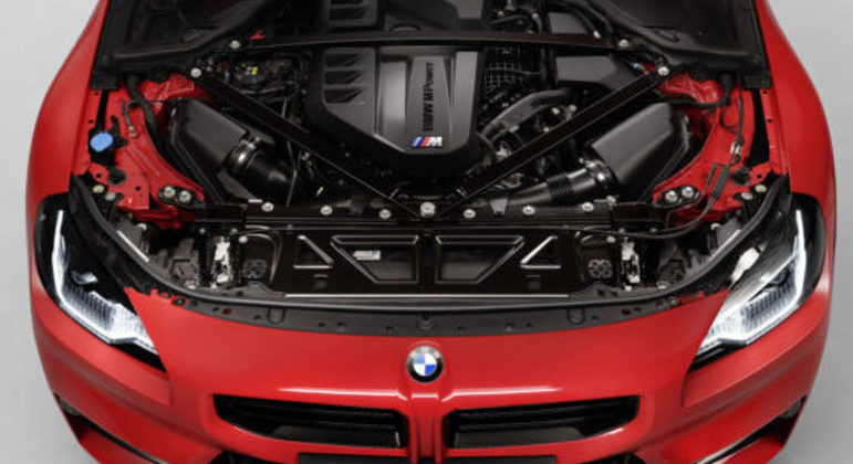 Sob o cap&ocirc;, o novo BMW M2 tem motor de 3.0 litros biturbo de seis cilindros de 460 cv