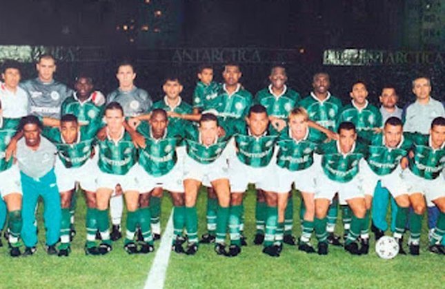 Segunda maior competição da Conmebol durante 1998 até 2001, a Copa Mercosul teve o Palmeiras como vencedor da primeira edição. Com 100% de aproveitamento na fase de grupos e o melhor ataque, o Verdão bateu Boca Juniors e Libertad no mata-mata. Na grande final, derrota por 2 a 1 diante do Cruzeiro, mas na partida de volta, Cléber, Oséas e Paulo Nunes marcaram para a equipe de Scolari, que venceu por 3 a 1 e faturou a taça.