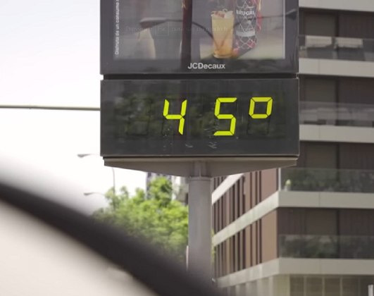 Segundo a MetSul, a temperatura mais alta oficialmente registrada no Brasil na história foi de 44,8°C, em Nova Maringá, Mato Grosso, nos dias 4 e 5 de novembro de 2020.