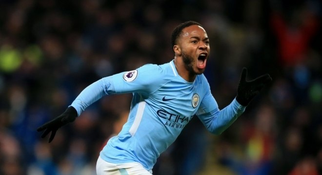 Segundo a 'Sky Sports', o Real Madrid, que trouxe o atacante Mariano Díaz e o Goleiro Courtois, não deve parar de tentar reforçar o seu elenco. O bola da vez continua sendo o 