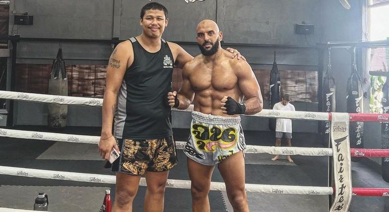 Nas redes sociais, Yassine publica fotos dos treinos de artes marciais, taekwondo e boxe. O ex-soldado também faz treinos de MMA e já competiu em ligas menores do esporte