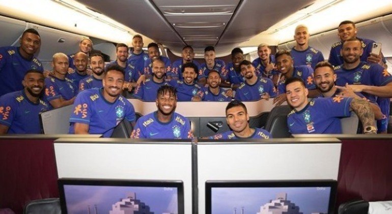 Seleção brasileira deixou Turim, na Itália, e embarcou para o Catar