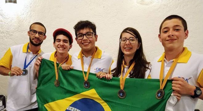 Estudantes brasileiros levaram medalhas de ouro e prata na OLAA