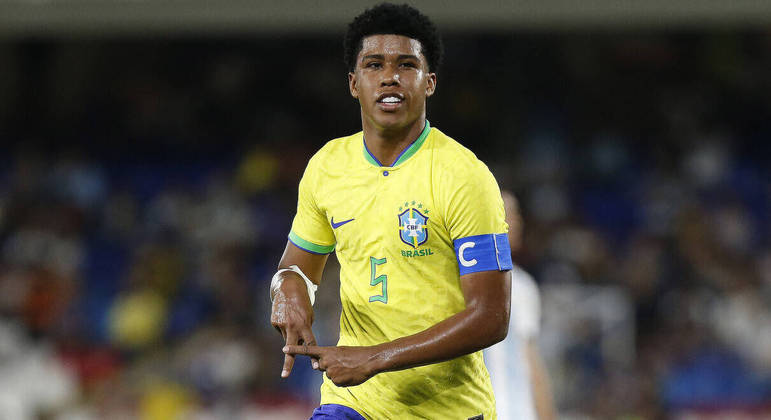 Andrey Santos foi convocado para a seleção brasileira principal