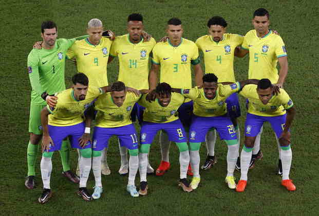Seleção Brasileira posa para tradicional foto antes do jogo.