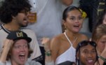1. Selena Gómez As caras e bocas da cantora durante a partida viralizaram nas redes sociais. Selena esteve no estádio Exposition Park, no último domingo (3), e assistiu ao jogo entre o time de Messi e o Los Angeles FC. O Inter Miami venceu por 3 a 1