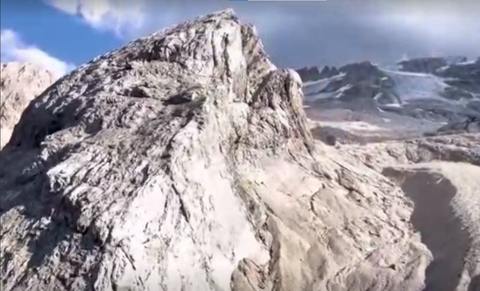 Filippo Bari tinha 27 anos e escalava a montanha Marmolada, a mais alta da cadeia das Dolomitas, nos Alpes italianos, quando uma geleira se rompeu