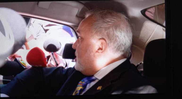 Senador  Jean Paul na saída da reunião com Guedes e Pacheco
