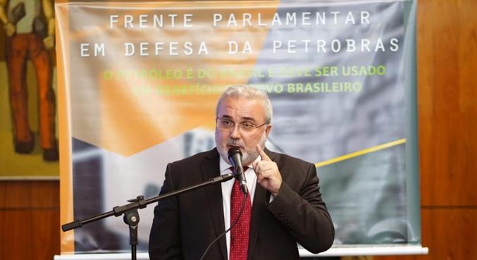 Novo presidente da Petrobras se licenciou do cargo de senador pelo PT e foi indicado por Lula