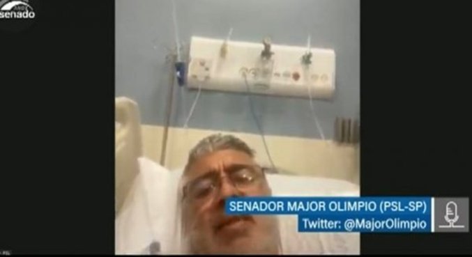 O senador Major Olimpio que participou de sessão plenária na cama de hospital